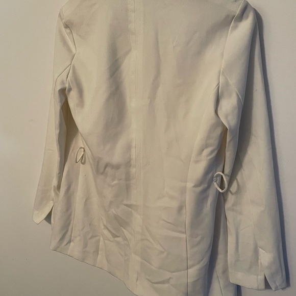 White blazer - Picture 3 of 3